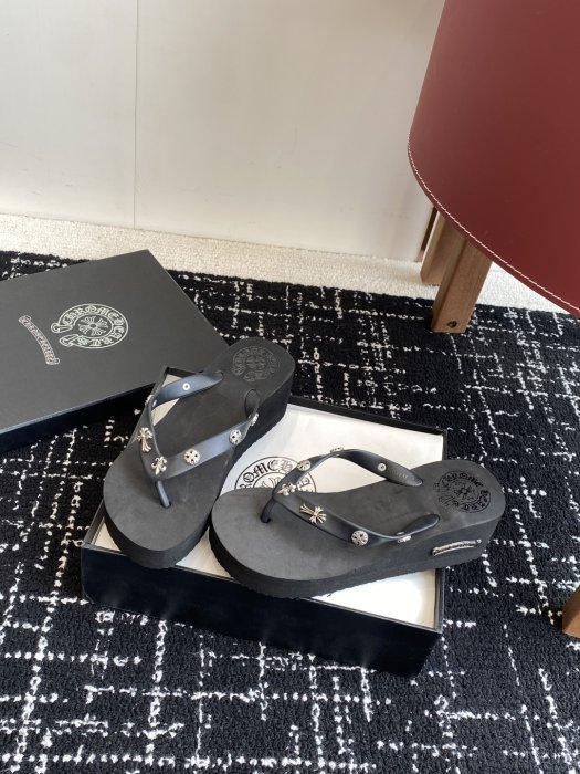 Шлепанцы женские фото 3