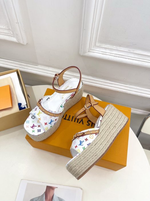 Босоножки фото 5