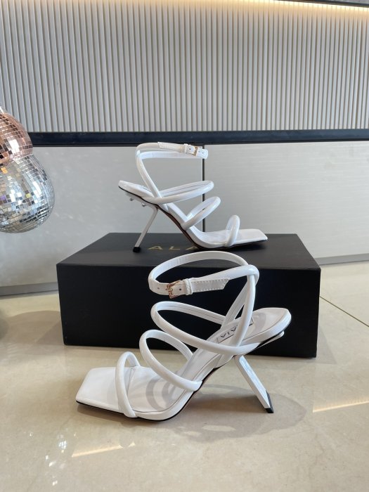 Босоножки фото 5