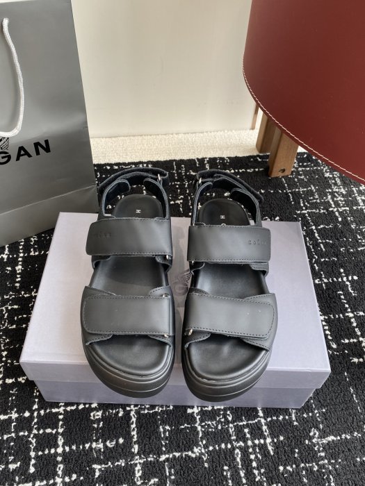 Сандалии женские