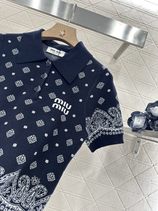 Футболка жіноча фото 7