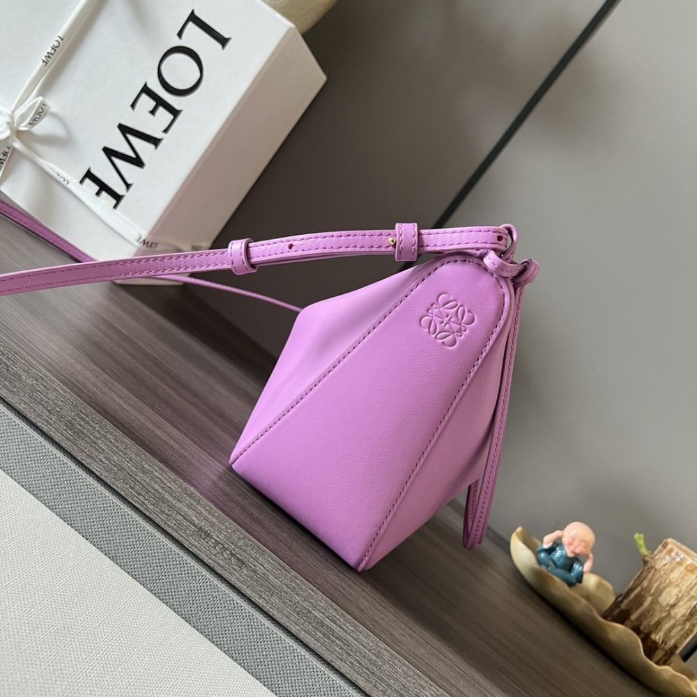 A bag women s Hammock hobo 28 cm Loewe buy for 253 EUR in the UKRFashion store. luxury goods brand Loewe. Best quality