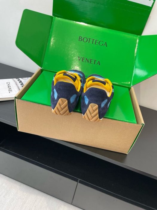 Кросівки жіночі фото 5