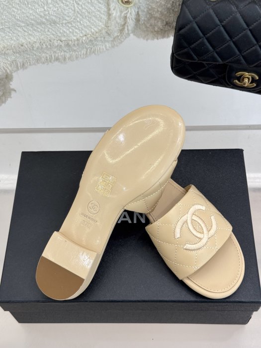 Шльопанці фото 9