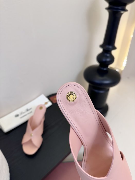 Босоножки фото 8