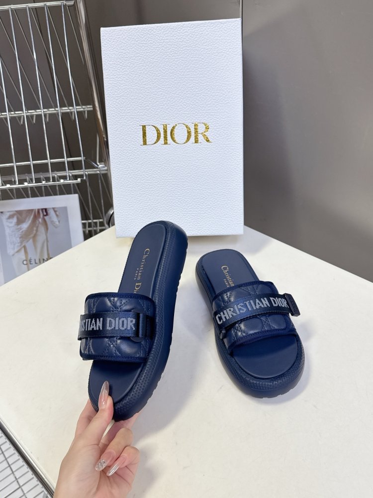 Шльопанці жіночі фото 4