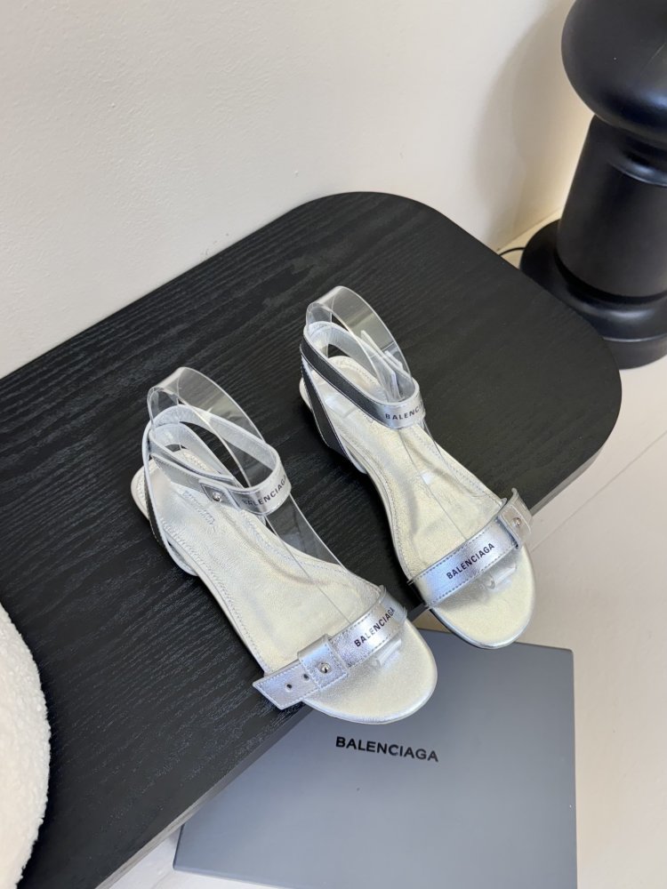 Босоніжки фото 2