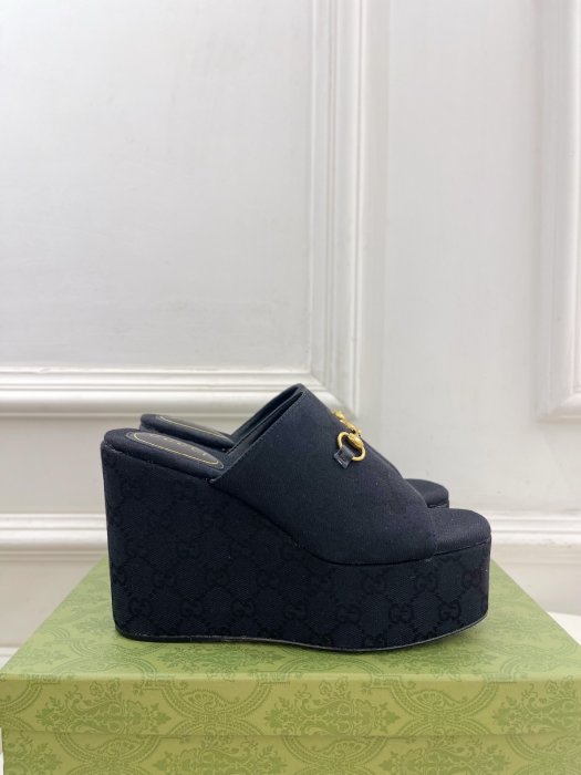 Босоножки фото 2