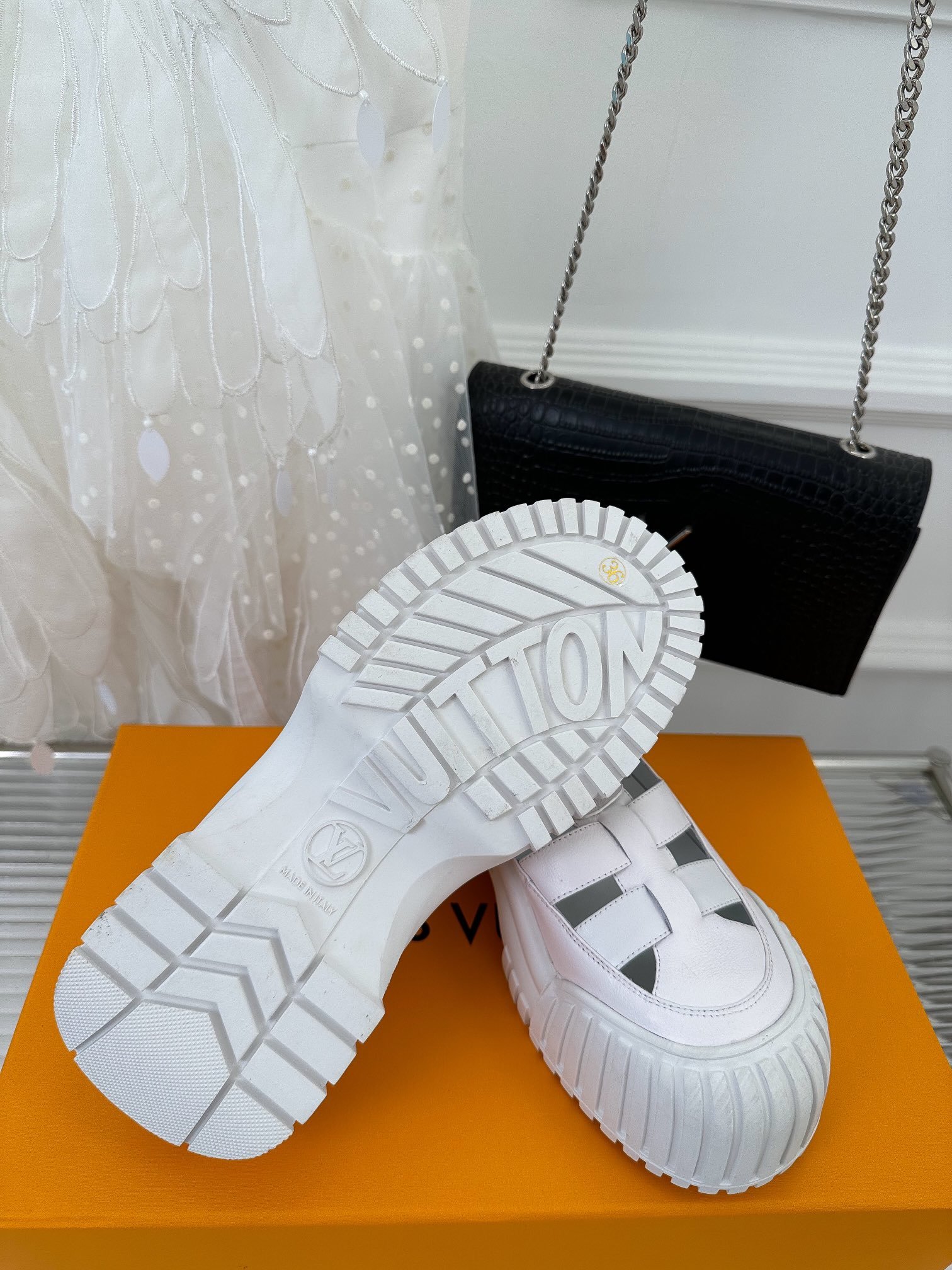 Sandals on platform 5 cm white фото 9