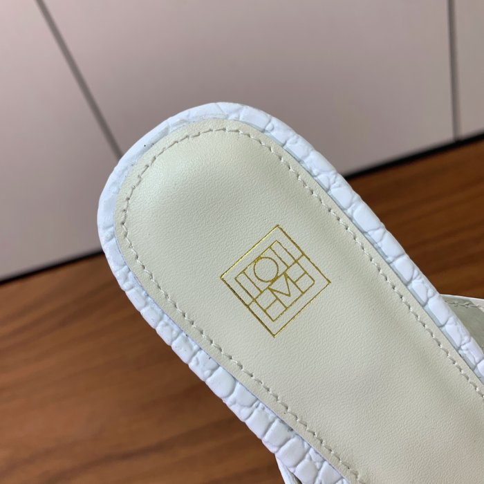 Шльопанці жіночі фото 8