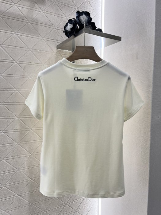 Футболка жіноча фото 2