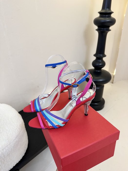 Босоножки фото 5