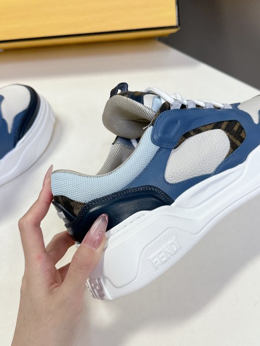 Кроссовки фото 8