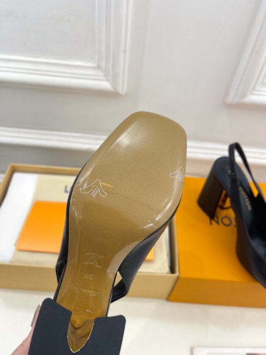 Босоножки фото 9