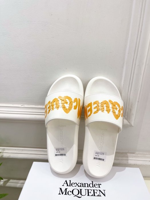 Шльопанці жіночі фото 4