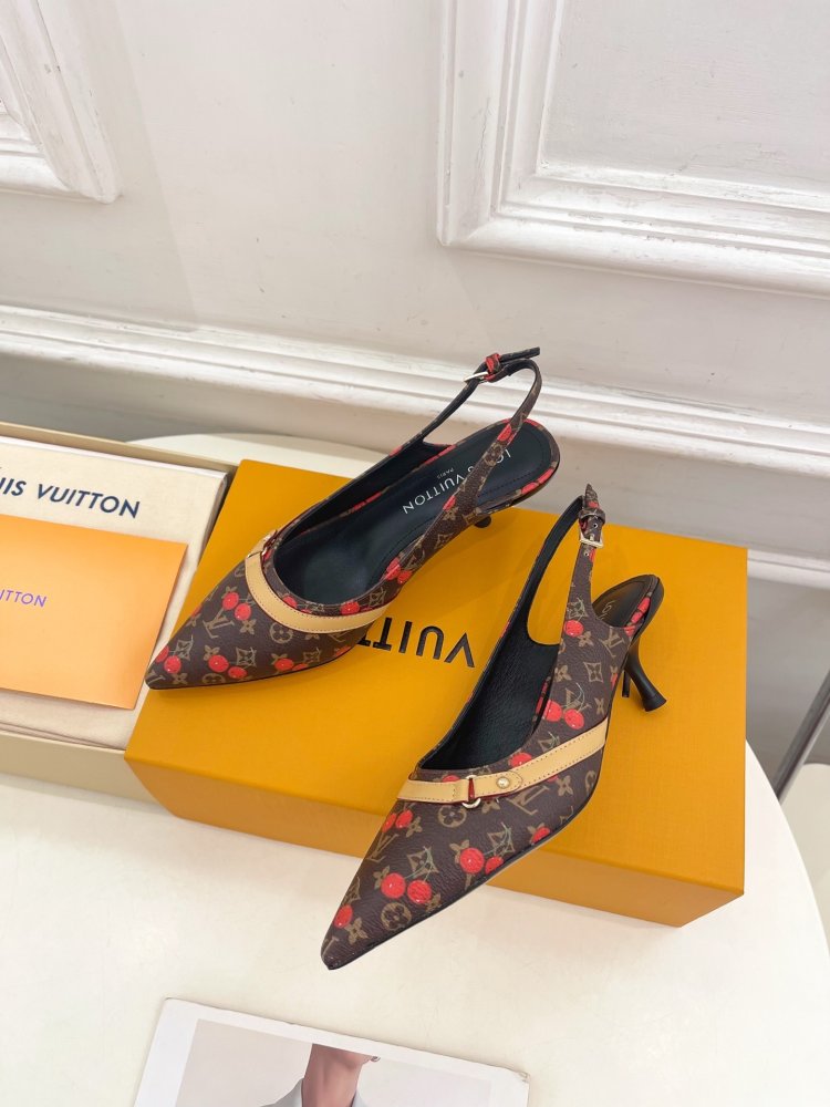 Босоножки фото 5