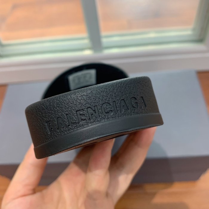 Шлепанцы фото 8