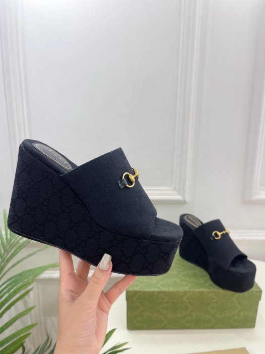 Босоножки фото 5