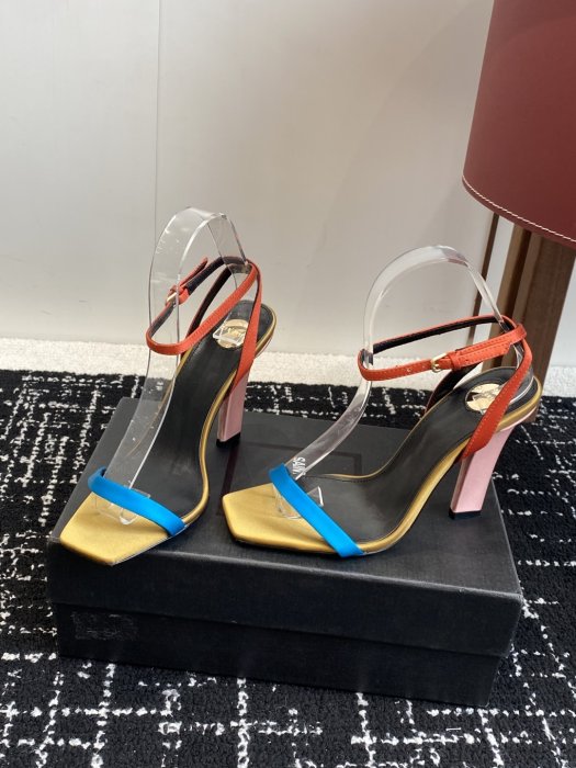 Босоножки фото 3