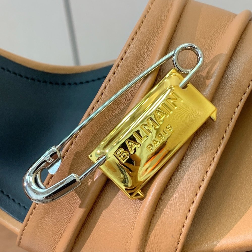 Босоножки фото 7