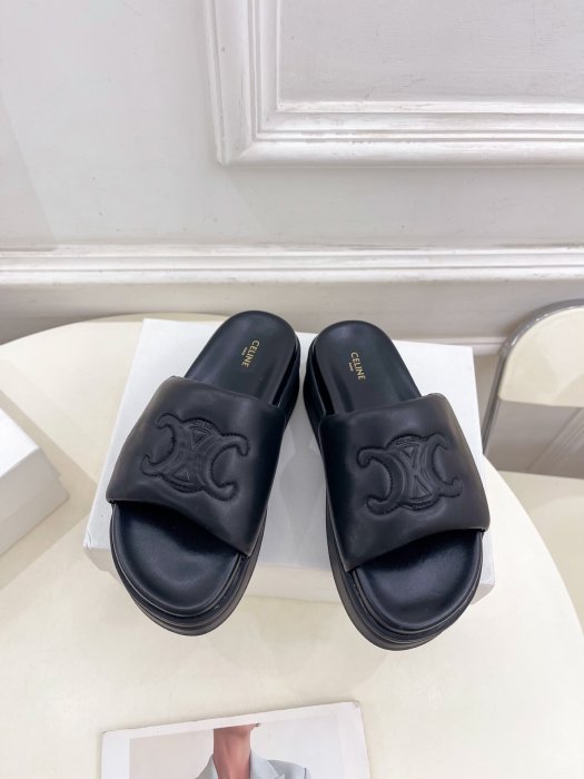 Шлепанцы женские