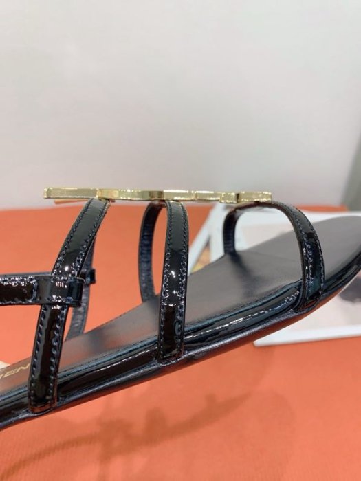 Босоножки фото 4