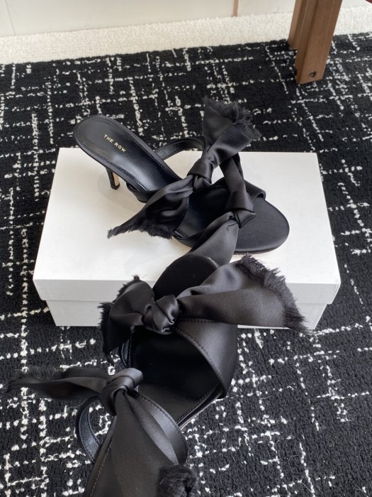 Босоножки фото 6