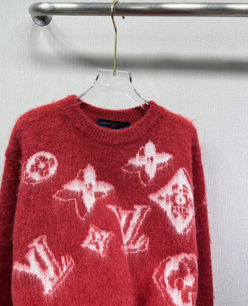Зимовий светр з круглим вирізом фото 4