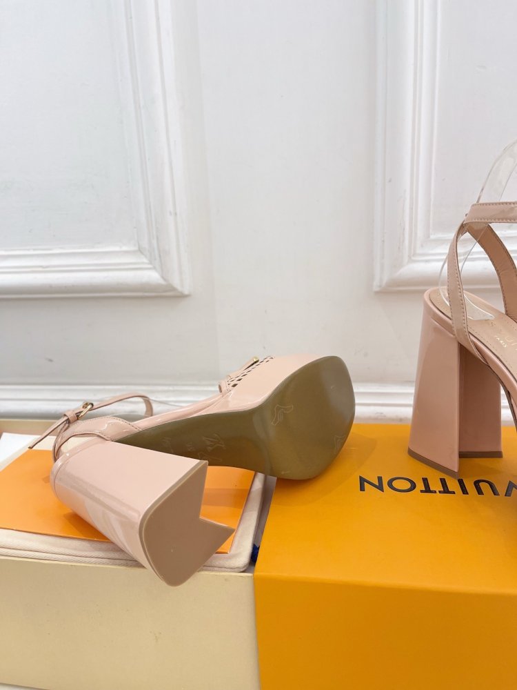 Босоножки фото 9