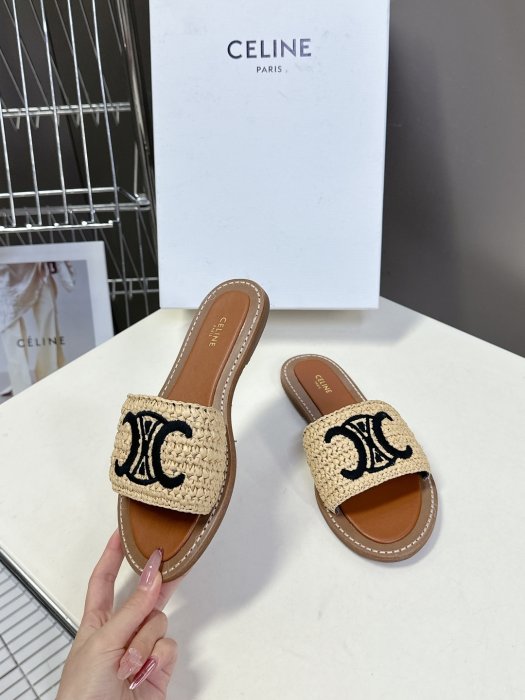 Шлепанцы женские фото 4