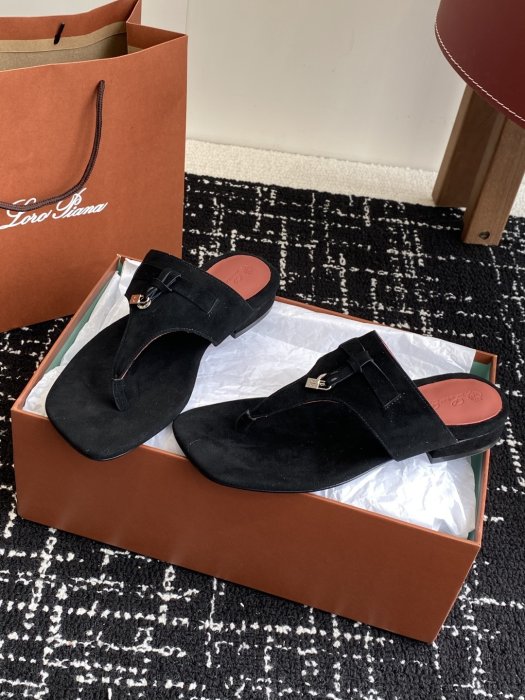 Шлепанцы фото 3