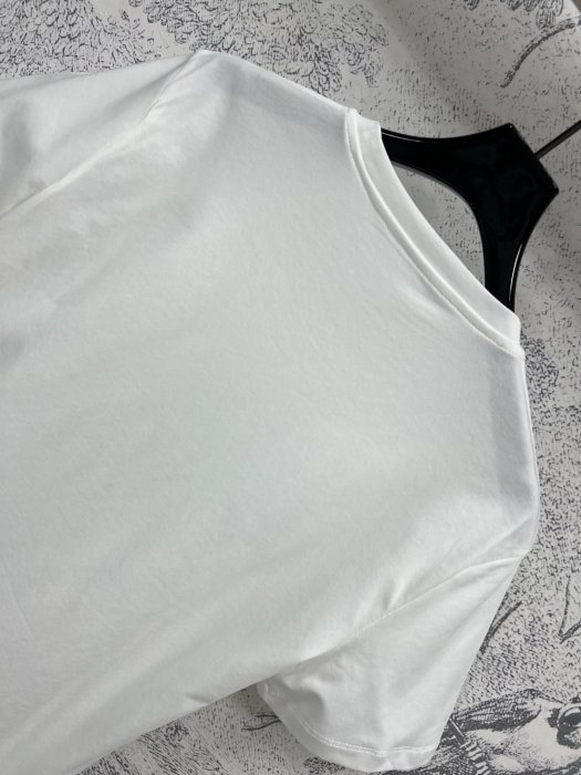 T-shirt women's фото 8