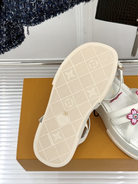 Sandals women's фото 9