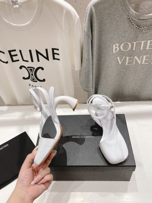 Босоножки фото 3