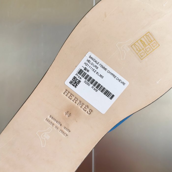 Шльопанці жіночі фото 9