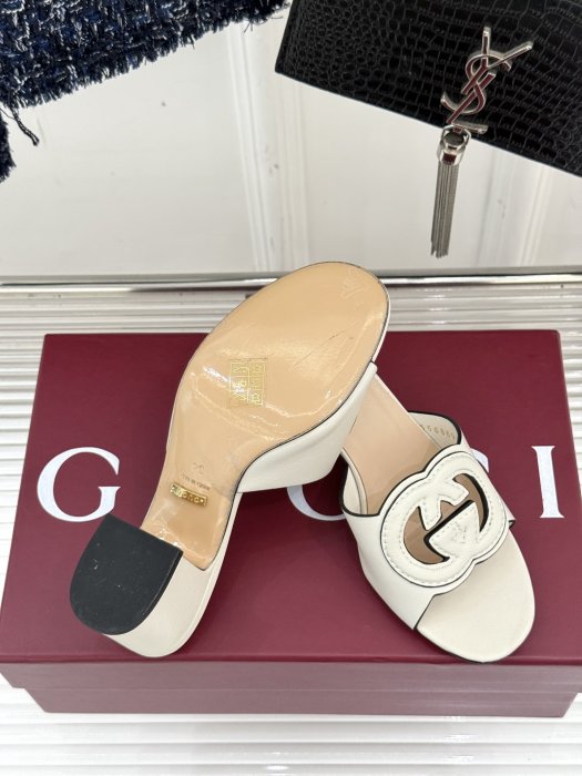 Босоножки фото 9