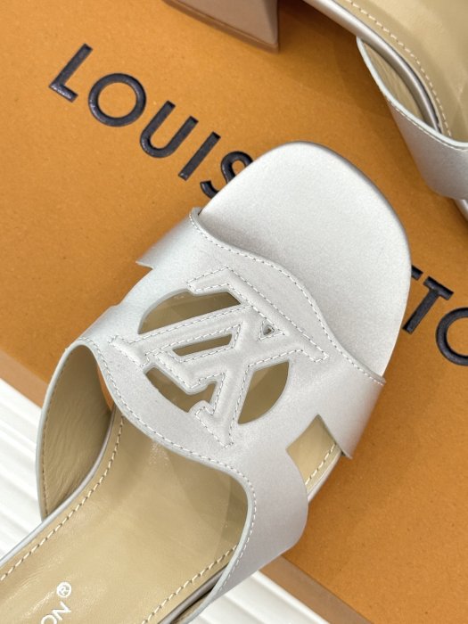 Босоножки фото 7