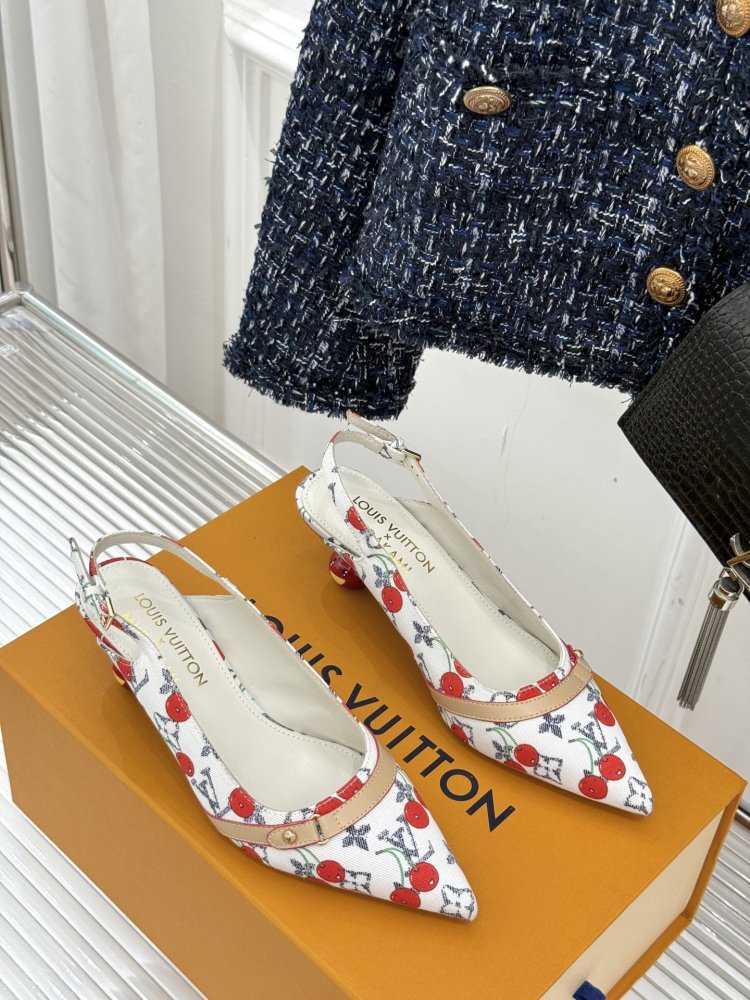 Босоножки фото 3