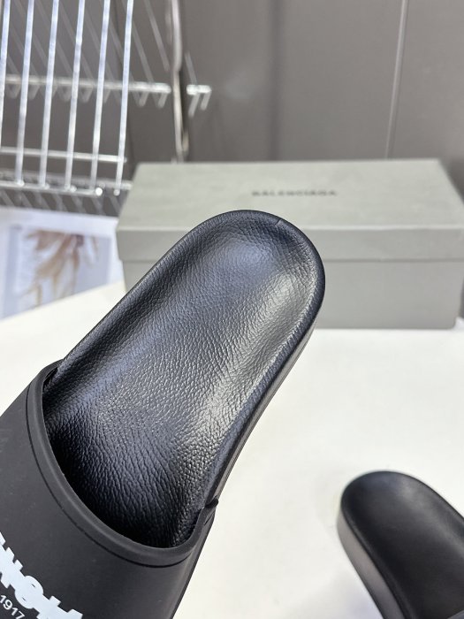 Шлепанцы фото 8