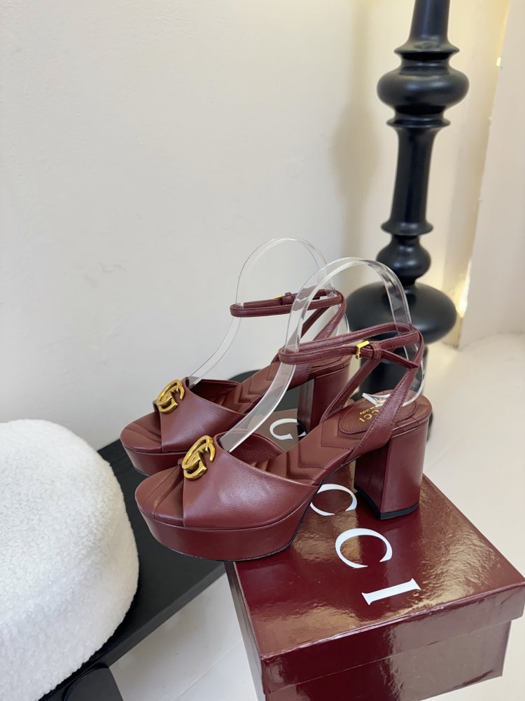 Босоніжки фото 5