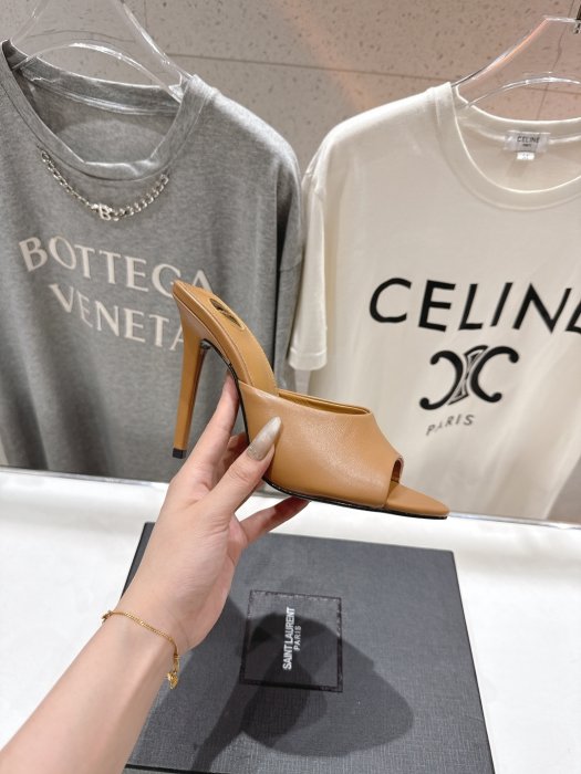 Босоножки фото 5