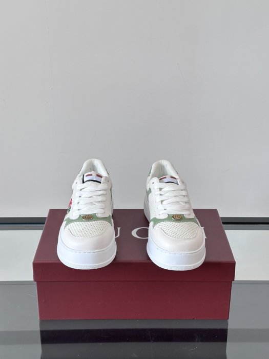 Кросівки чоловічі фото 2