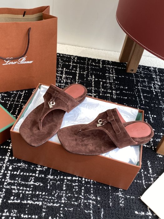 Шлепанцы фото 3