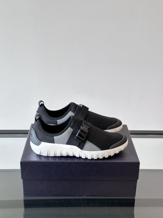 Кроссовки мужские