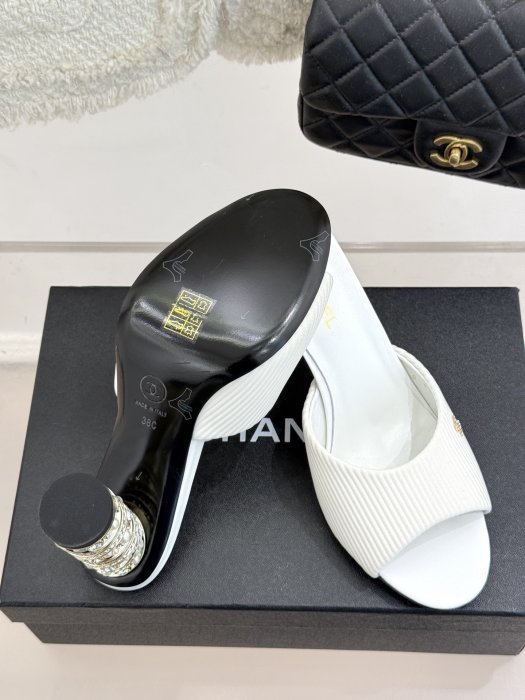 Босоножки фото 9