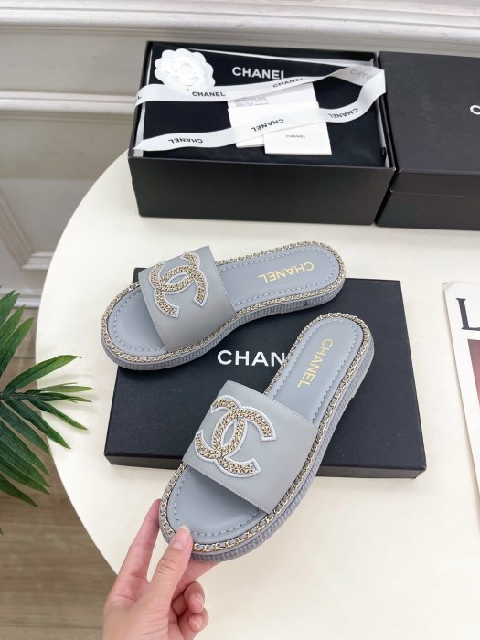 Шлепанцы женские фото 3