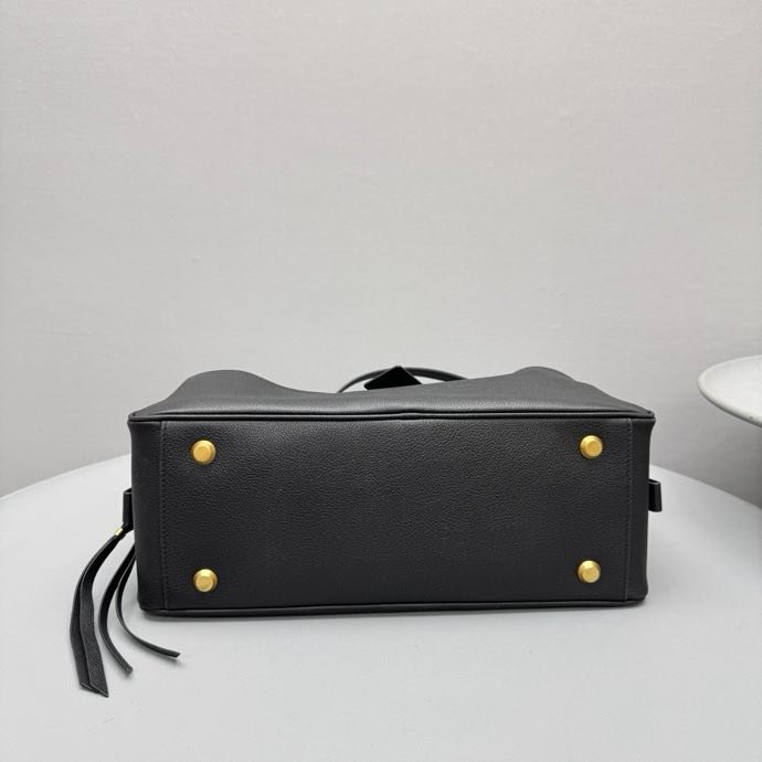 A bag leather women's Carrie 39 cm фото 7