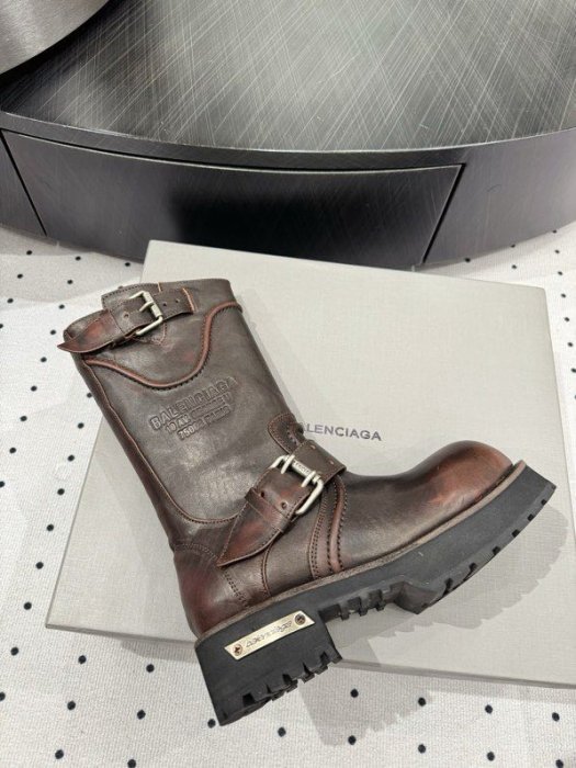 Boots women's leather фото 3
