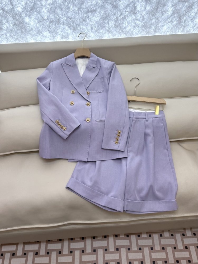 Костюм женский фото 3