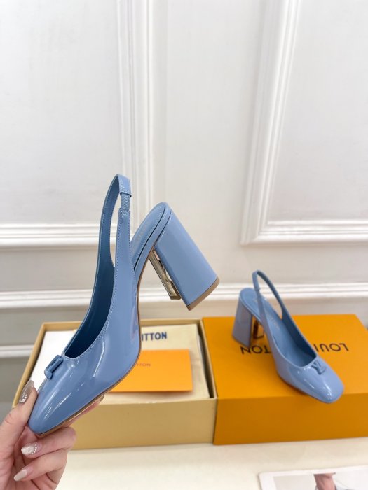 Босоножки фото 5